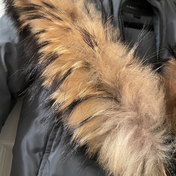 Mackage KAY down coat with natural fur Signature Mackage Collar - Picture 5 of 8